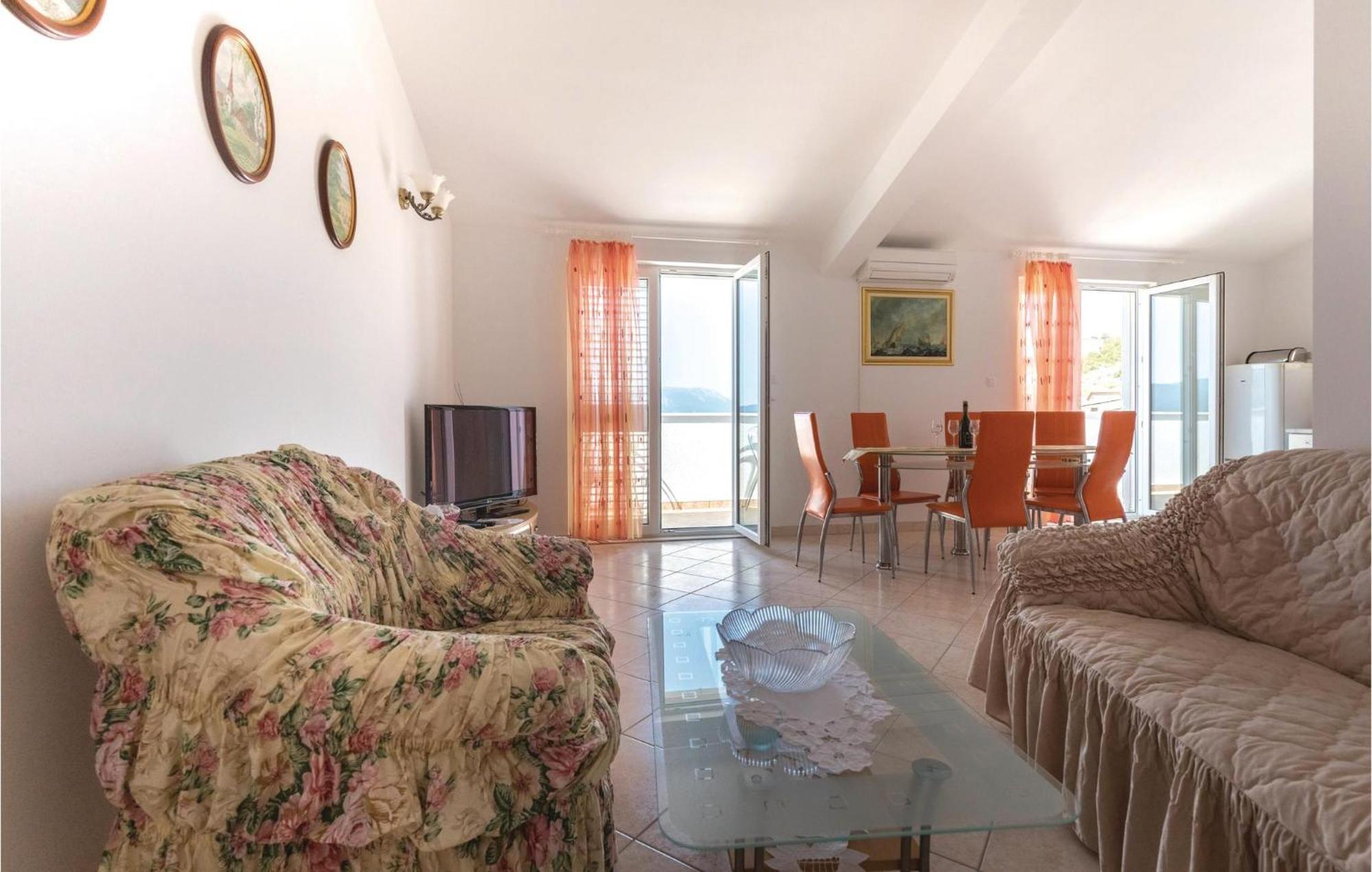 2 Bedroom Lovely Apartment In Komarna Klek Dış mekan fotoğraf